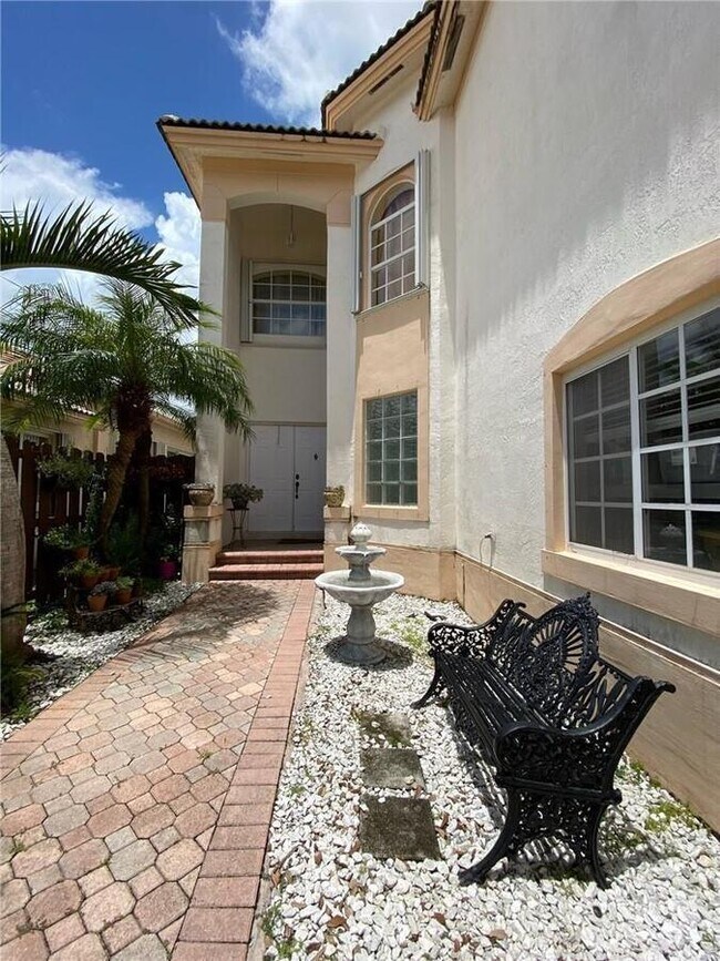 Building Photo - 10747 NW 70th Terrace