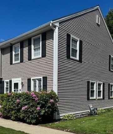 Primary Photo - 685 Bay St