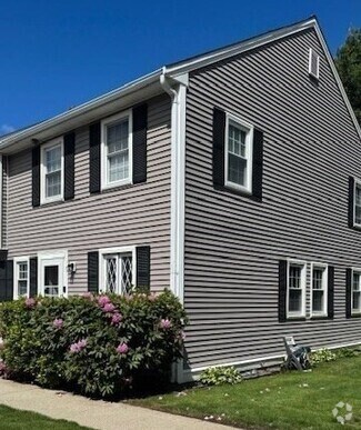 Building Photo - 685 Bay St