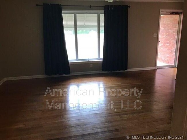 Foto del edificio - 2126 S Sandusky Ave