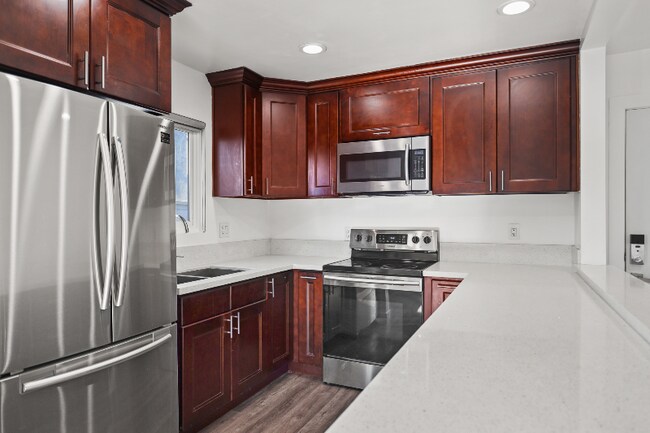 Building Photo - 1101 N Flower St