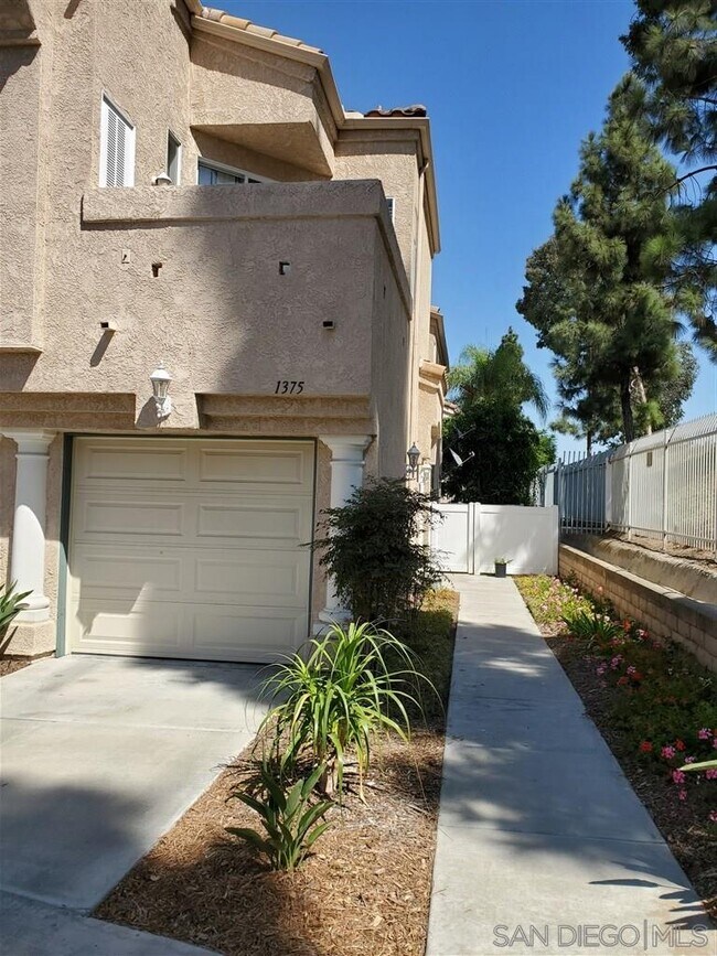 Building Photo - 1375 Serena Cir