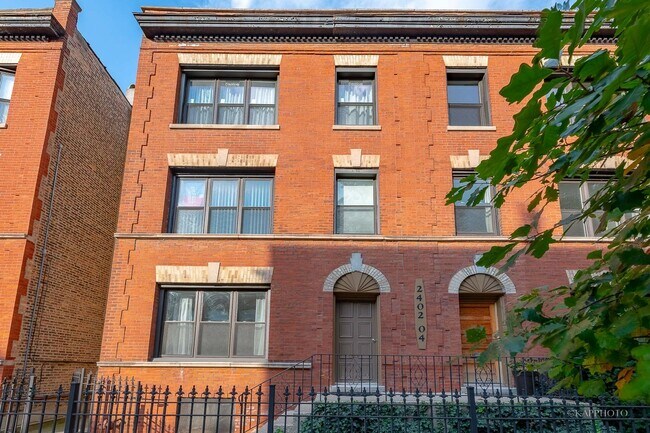 Building Photo - 2404 N Surrey Ct