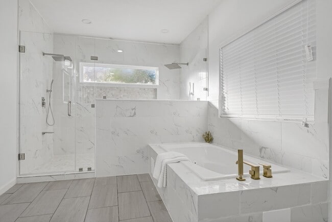 Building Photo - 304 Milby St