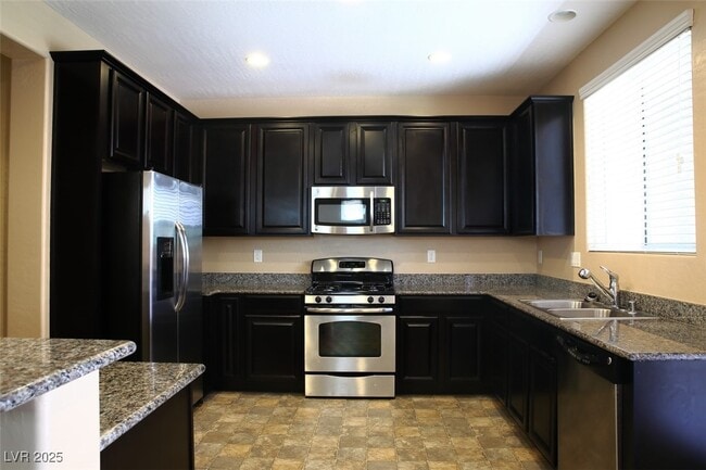 Building Photo - 7508 Luna Bella Ave