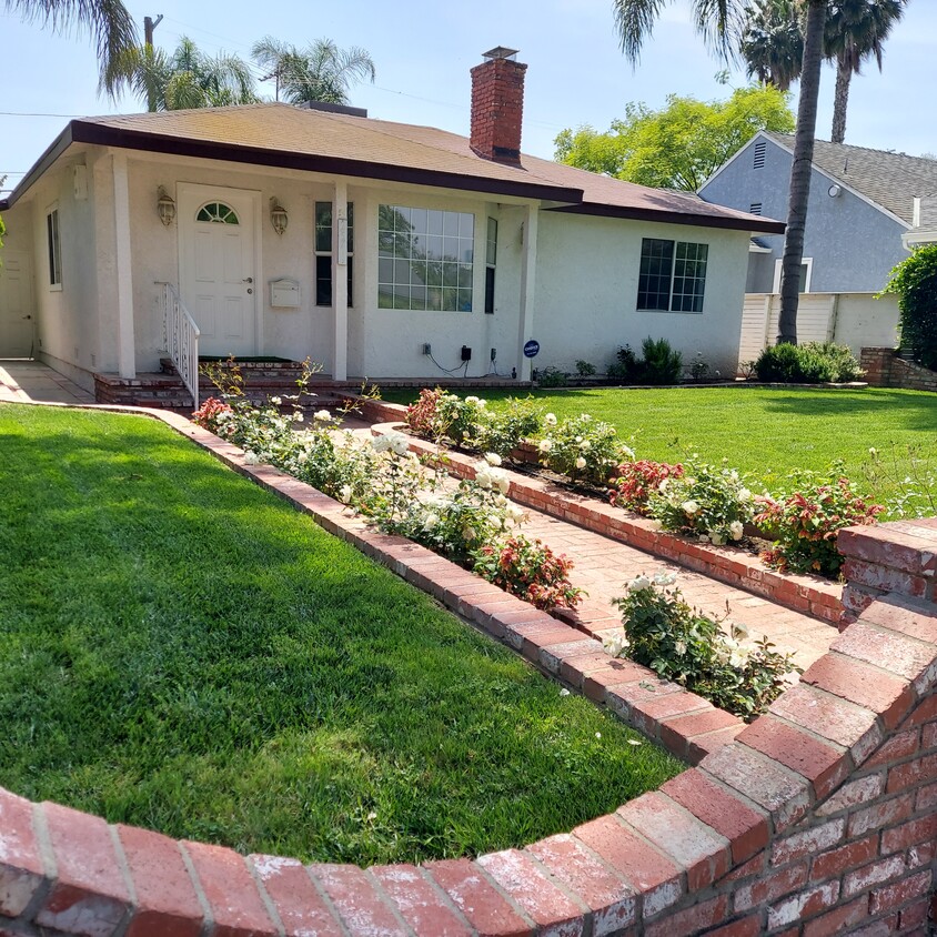 Foto principal - 2541 Westwood Blvd