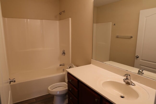 Building Photo - 2245 Copper Trail Ln NE