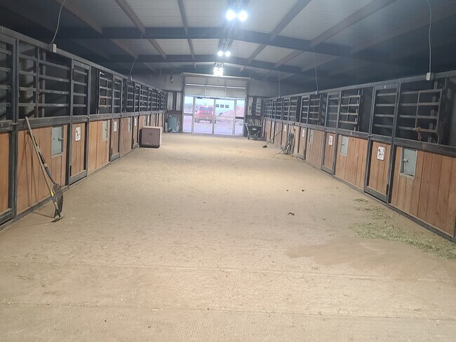 Inside stalls. - 4909 Private Road 1305