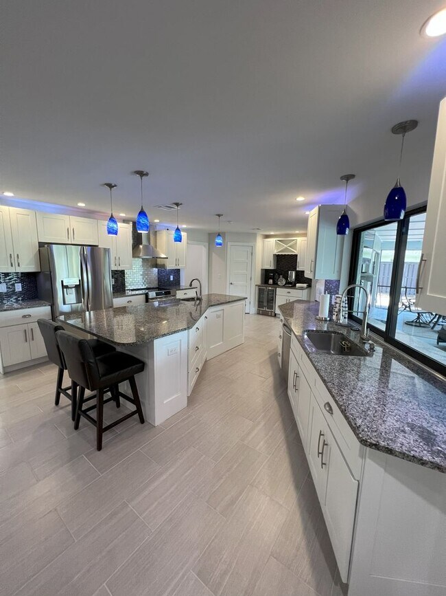 Foto del edificio - ** GEORGOUS PRIVATE POOL HOME IN PALM RIVE...