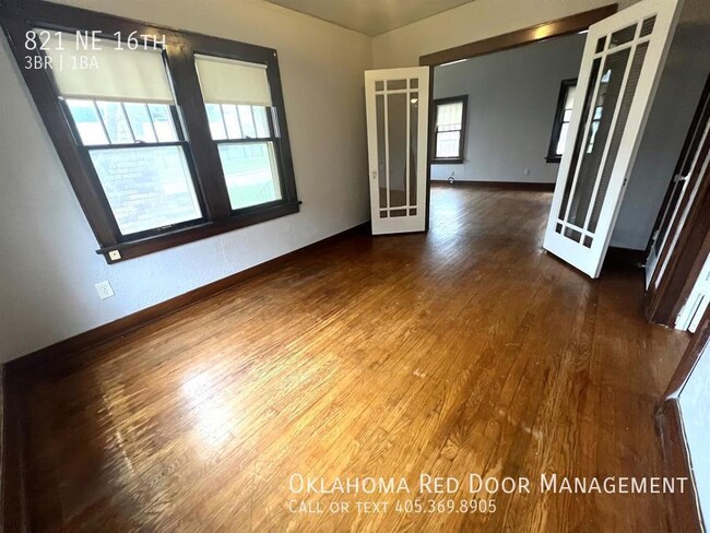 Foto del edificio - 821 NE 16th St