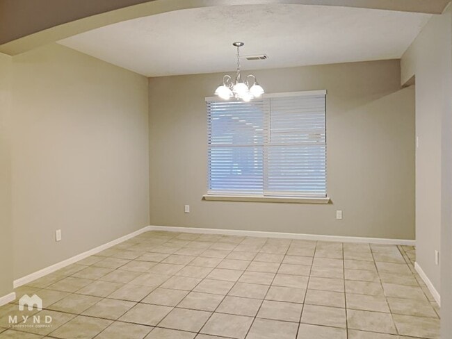 Building Photo - 1618 Regal Blue Ct