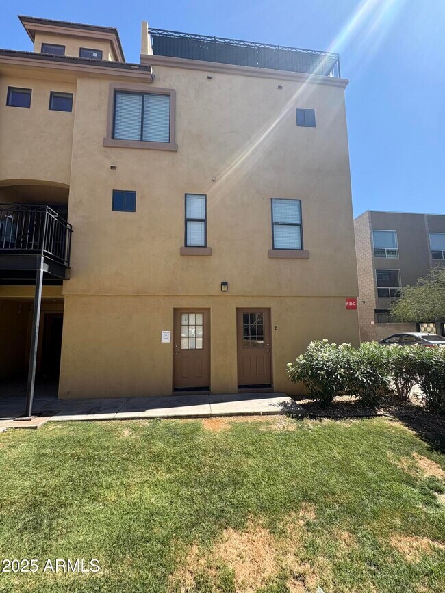 Foto del edificio - 545 E Willetta St