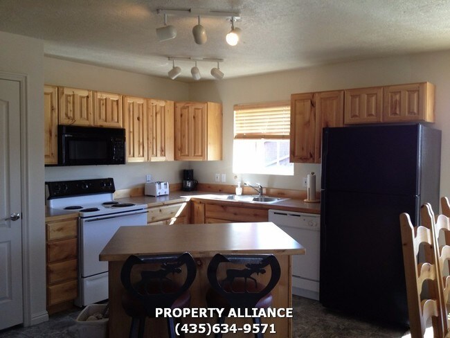 Building Photo - FULLY FURNISHED / FOX BAY CONDO