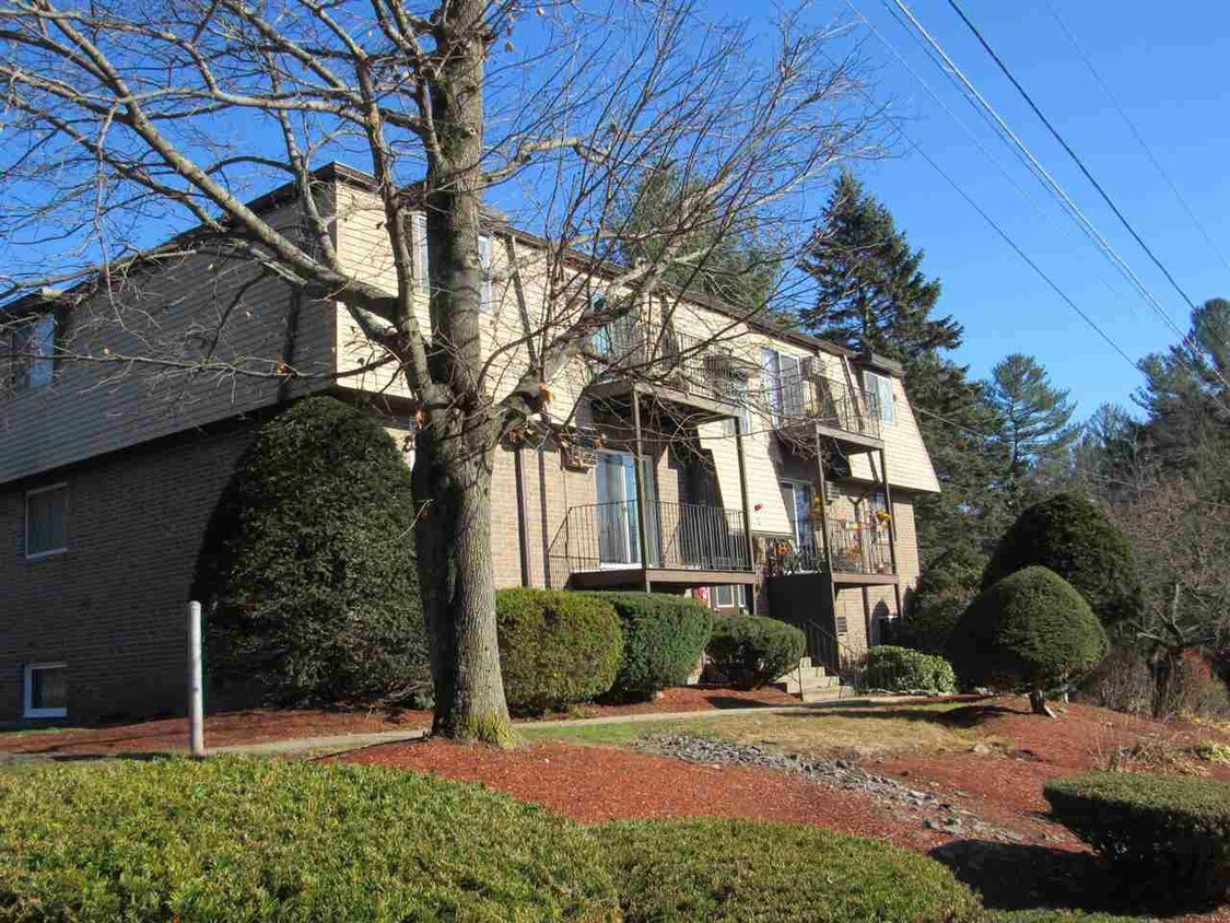 1 Silvestri Cir Unit 14, Derry, NH 03038 Condo for Rent in Derry, NH