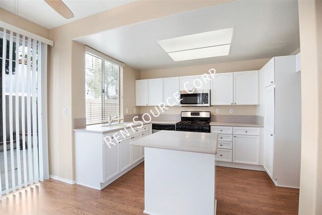 Foto del edificio - 30309 Marigold Cir