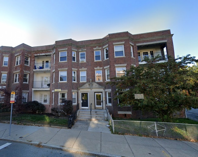 Building Photo - 209 Chestnut Hill Ave