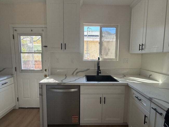 Foto del edificio - 359 W Amar St