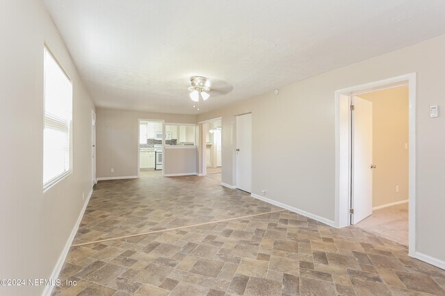 Foto del edificio - 4653 Haldis Ave