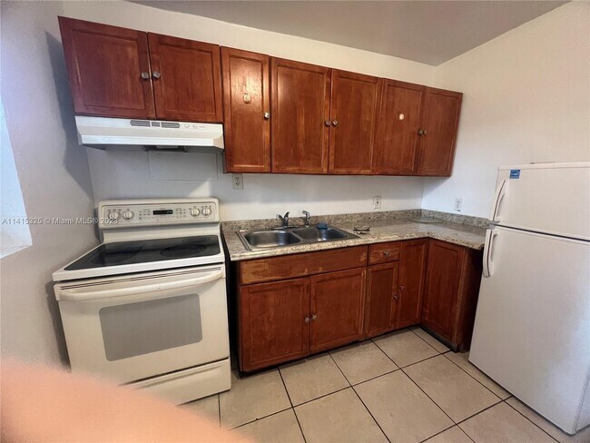 Building Photo - 11705 SW 221st St Rd