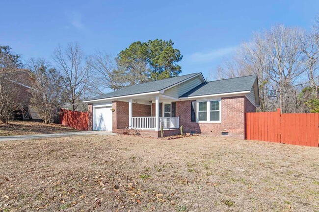 Building Photo - Cozy Ranch Home Near Fort Bragg