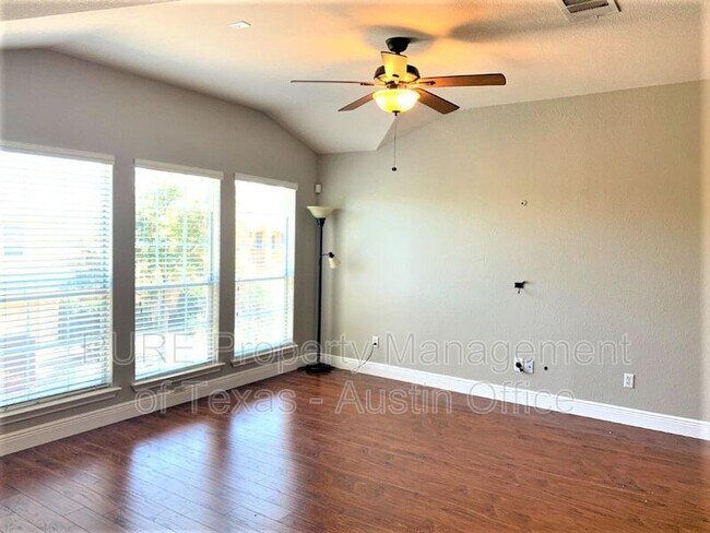 Foto del edificio - 16100 Great Oaks Dr