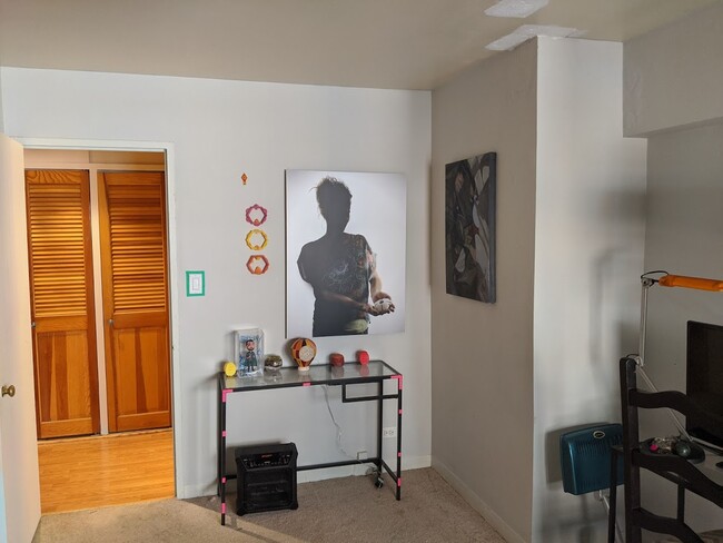 Building Photo - 4950 N Marine Dr