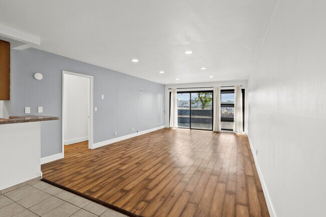 Foto del edificio - 7765 W 91st St