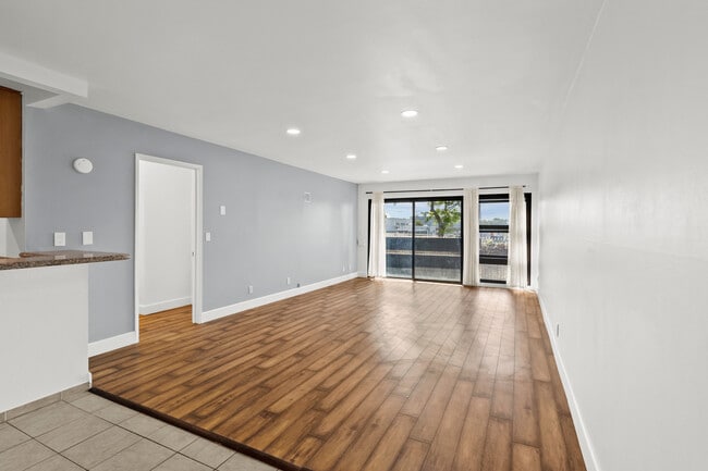 Building Photo - 7765 W 91st St