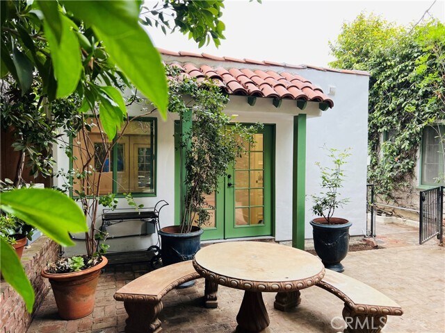 Foto principal - 10563 Wellworth Ave