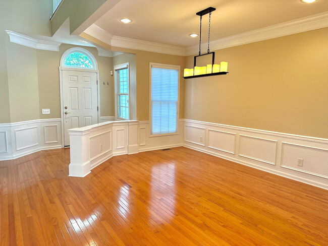 Building Photo - 9 Yorktown Ln