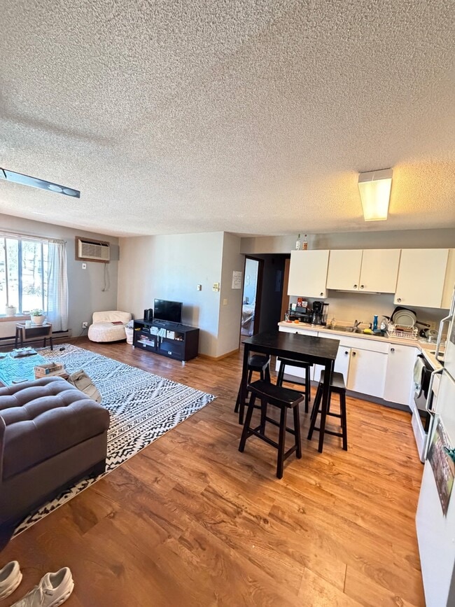 Building Photo - 216 West Ave