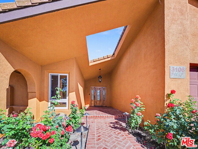 Building Photo - 3106 Voltaire Dr