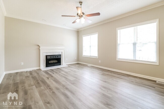 Foto del edificio - 233 Walnut Creek Dr