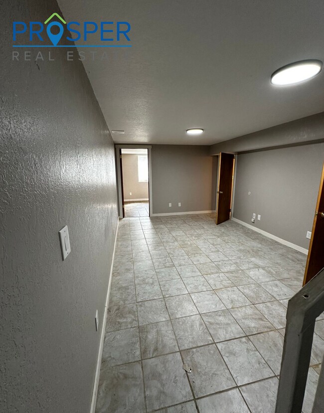 Foto del edificio - 521 Cedar Dr N