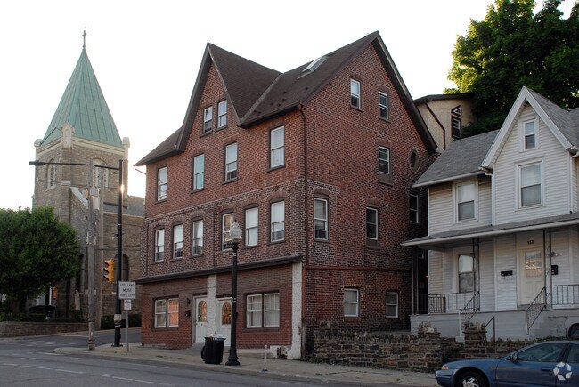 Building Photo - 163 W Lincoln Hwy