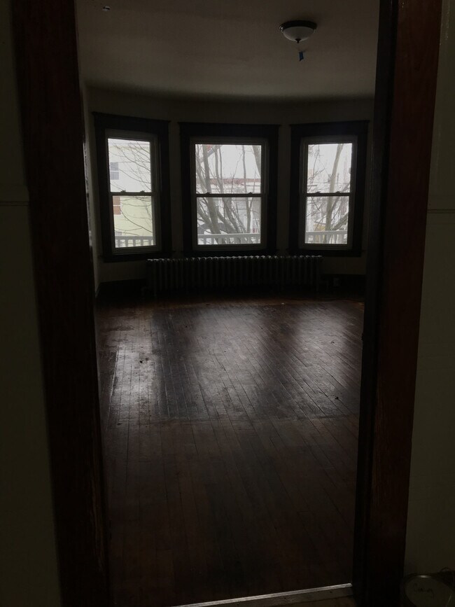 Building Photo - 48 Bradley