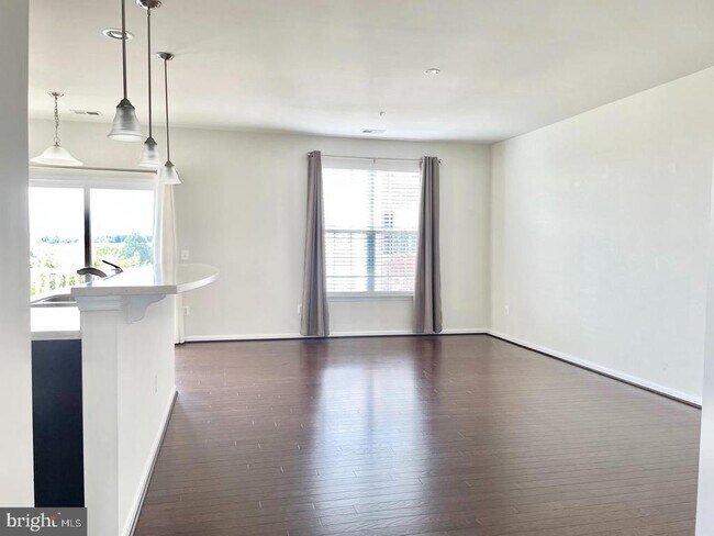 Foto del edificio - 43913 Centergate Dr