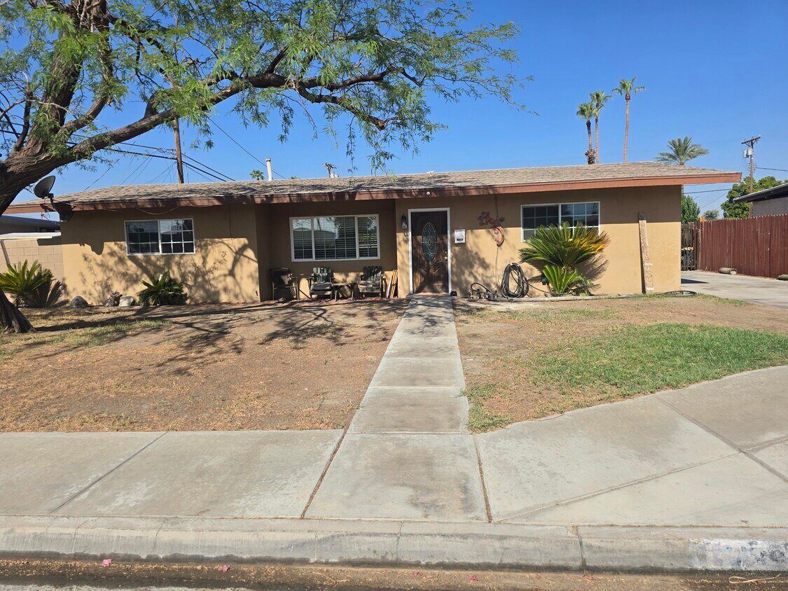 Foto principal - 43931 Smurr St