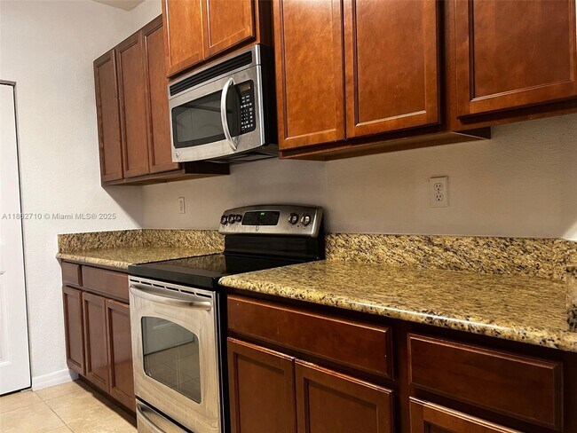 Foto del edificio - 608 NE 33rd Terrace