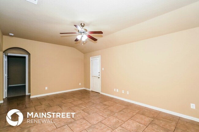 Foto del edificio - 7625 Hollow Forest Dr