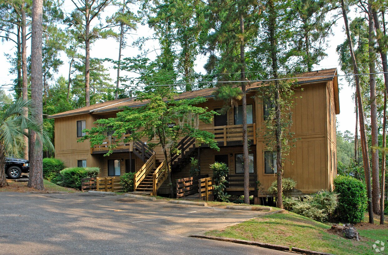 Primary Photo - 2690 N Point Ct