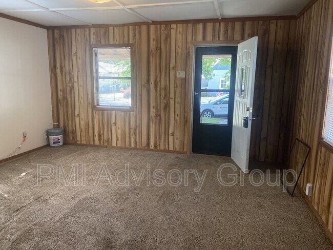 Foto del edificio - 422 NE Emmett St