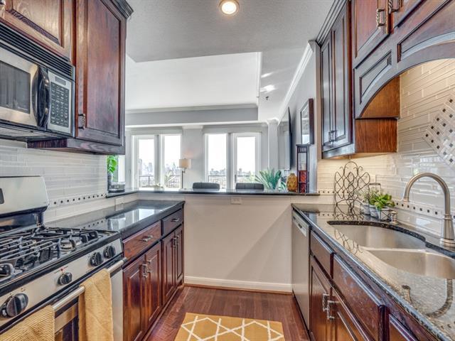 Foto del edificio - 4611 Travis St