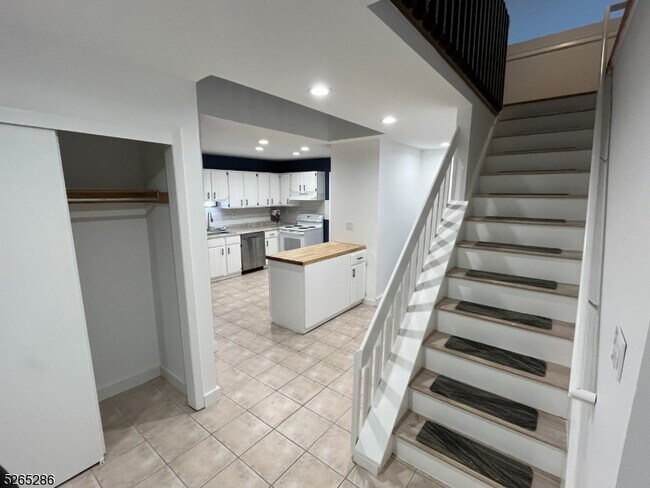 Building Photo - 12 Christy Ln