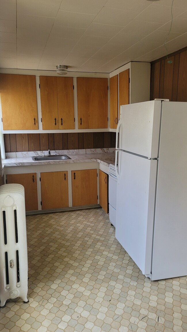 Kitchen - 248 Elm St