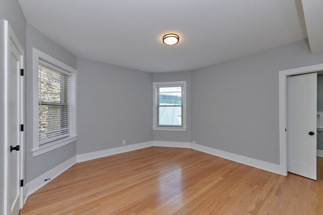 Foto del edificio - 5439 N Campbell Ave