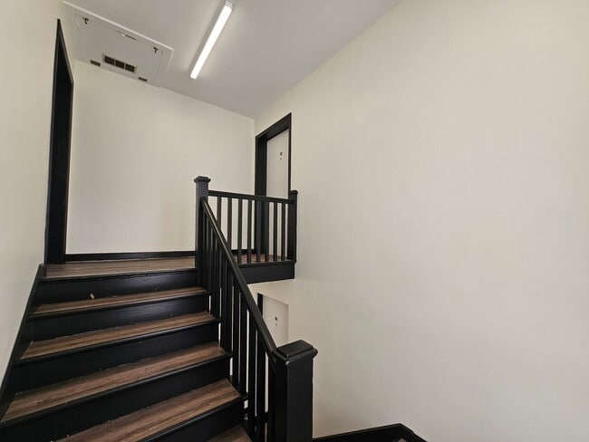 Foto del edificio - 306-306 E 19th St