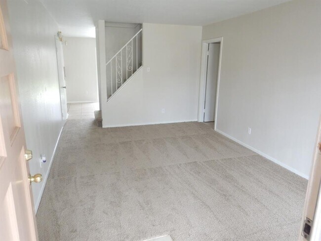 Foto del edificio - 5523 Greylog Dr