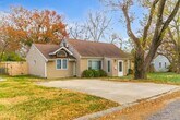 Foto principal - 202 Pinewood Dr