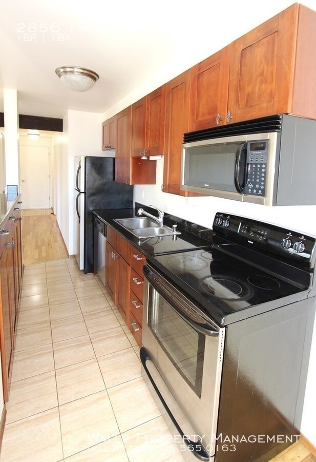 Building Photo - Barrett Square Apartments!